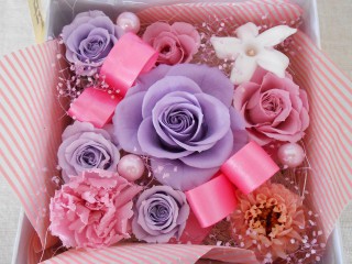 ふたを開けるとお花の宝石箱